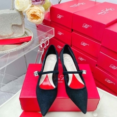 Roger Vivier flat shoes